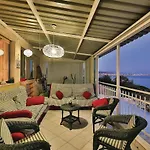 Casa de Férias Amazing In Seget Donji With Kitchen Trogir