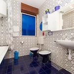 Amazing In Seget Donji With Kitchen Casa de Férias Trogir