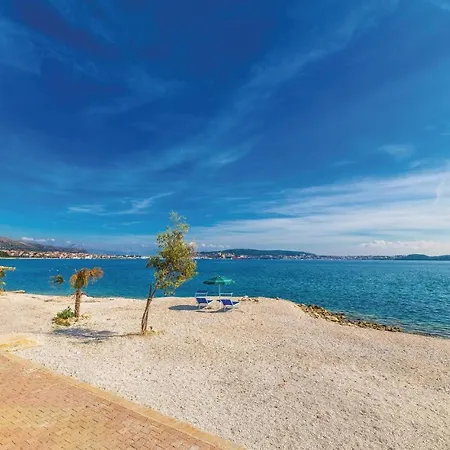 Amazing In Seget Donji With Kitchen Τρογκίρ