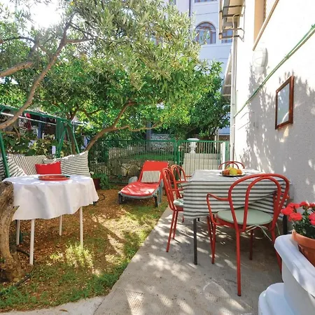 Amazing In Seget Donji With Kitchen Σπίτι διακοπών