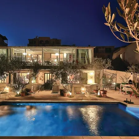 Amazing In Seget Donji With Kitchen Σπίτι διακοπών