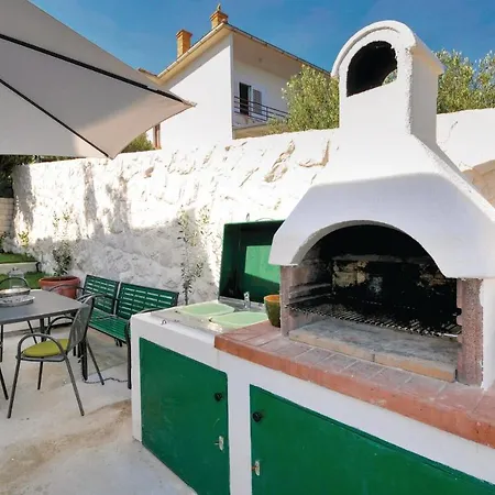 Amazing In Seget Donji With Kitchen * Τρογκίρ