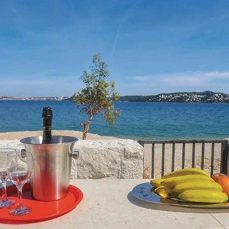 Amazing In Seget Donji With Kitchen * Τρογκίρ