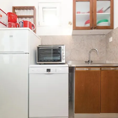 Amazing In Seget Donji With Kitchen Σπίτι διακοπών Τρογκίρ
