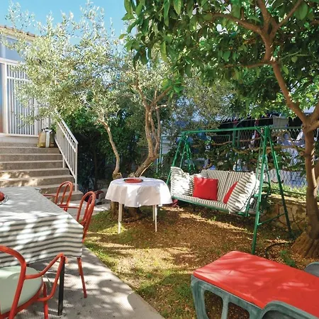 Amazing In Seget Donji With Kitchen * Τρογκίρ