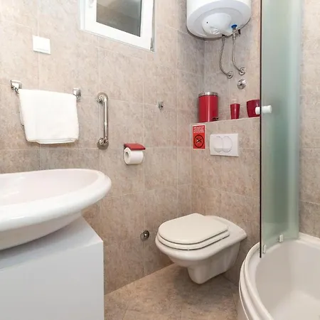 Amazing In Seget Donji With Kitchen Σπίτι διακοπών Τρογκίρ