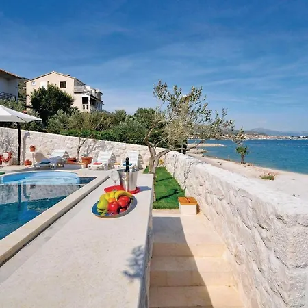 Σπίτι διακοπών Amazing In Seget Donji With Kitchen