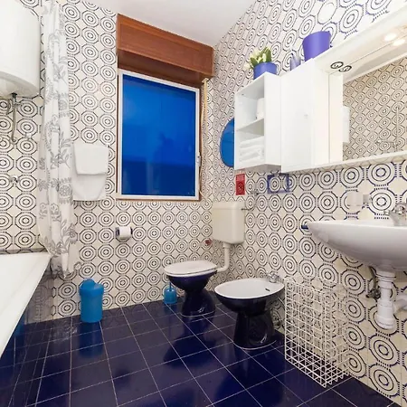 Amazing In Seget Donji With Kitchen Semesterbostad Trogir